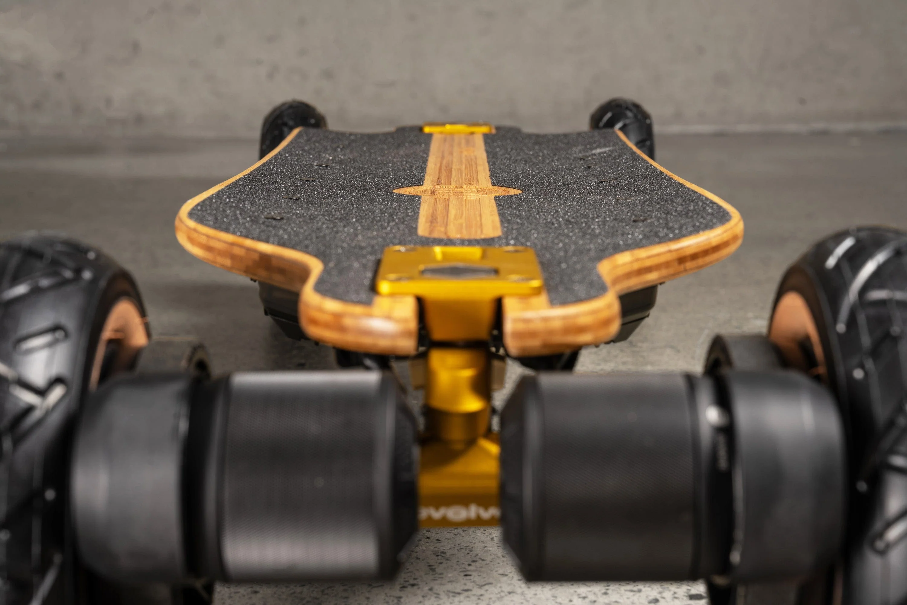 Evolve Fusion All Terrain Electric Skateboard - Image 10