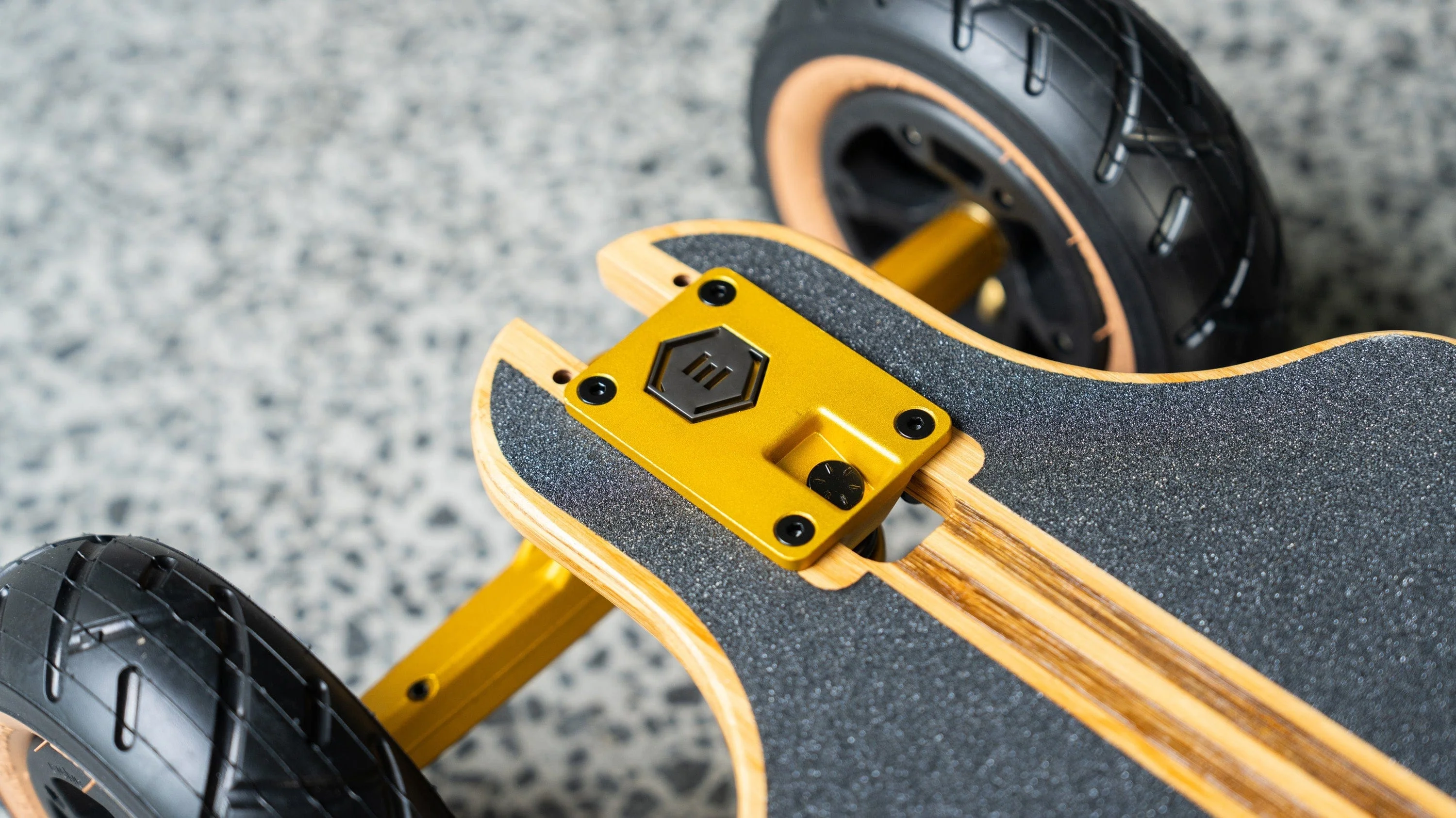 Evolve Fusion All Terrain Electric Skateboard - Image 16