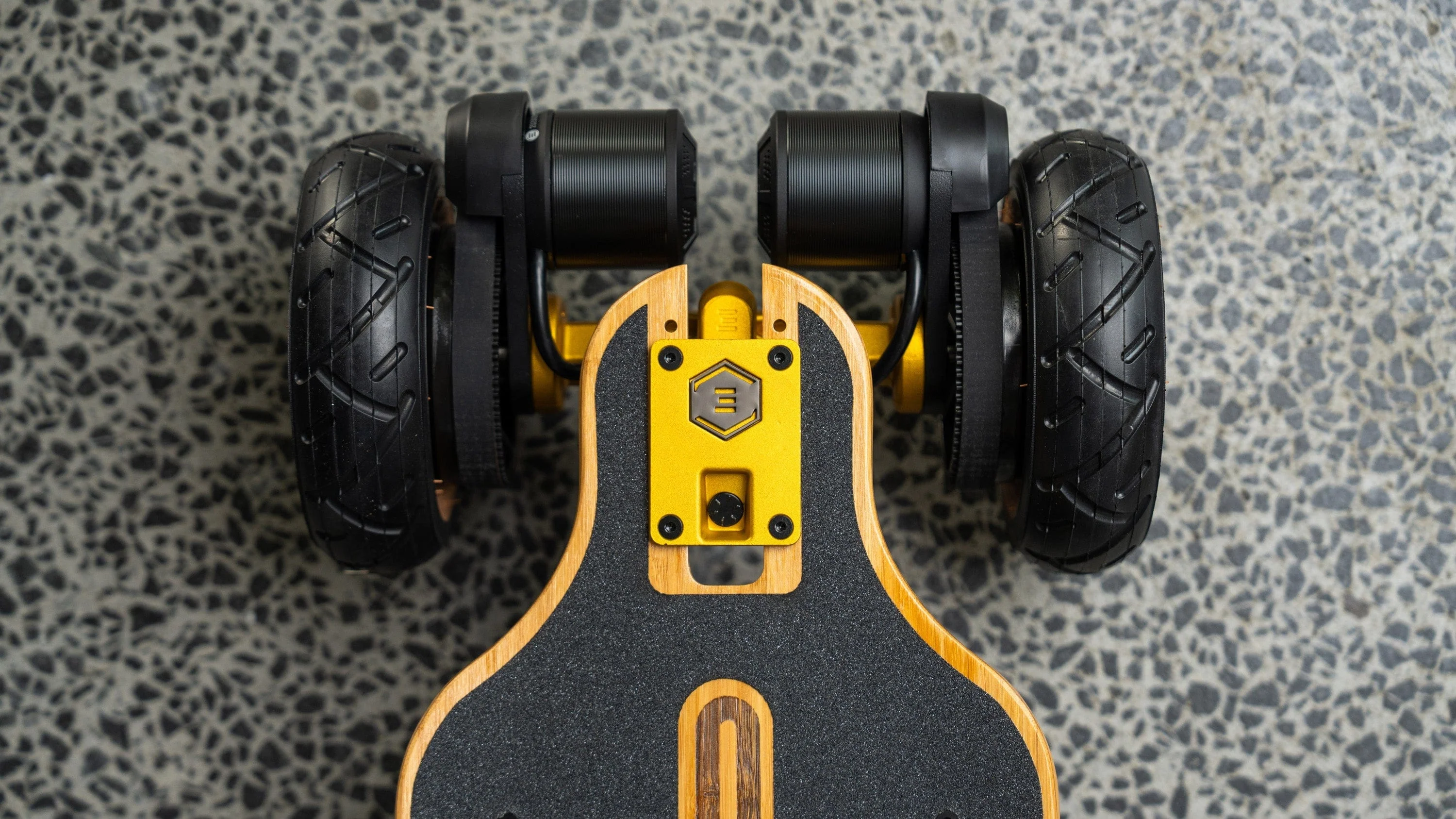 Evolve Fusion All Terrain Electric Skateboard - Image 20
